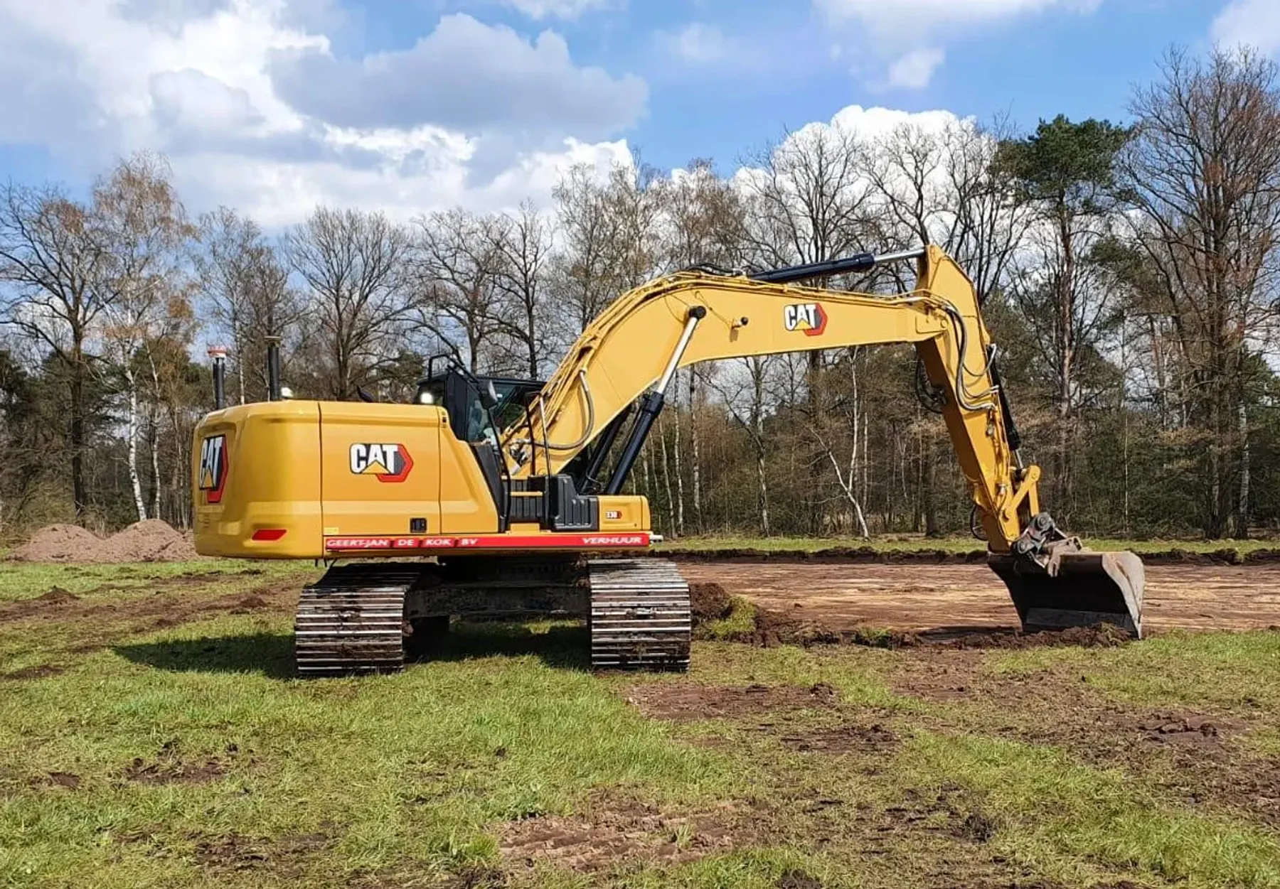 CAT330 Graafmachine Cover